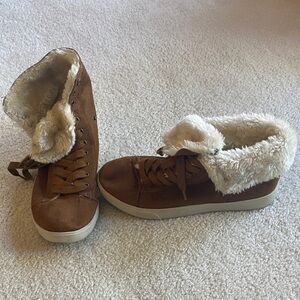 Brash Brown Fur-Lined Sneakers